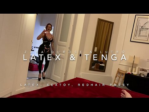 ❤️ Nwa nkịrịkọ na-acha uhie uhie yi uwe latex nke nnochi anya ❌ Ihe na-akpali agụụ mmekọahụ n'ụlọ ❌️❤